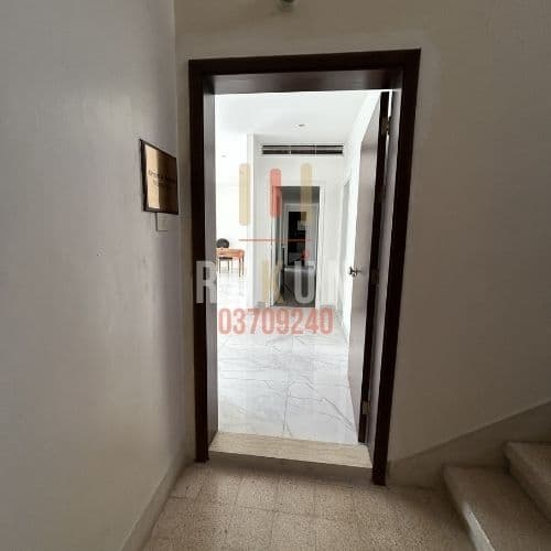 Office for rent in Mar Mkhael 170m2 1750$ 2