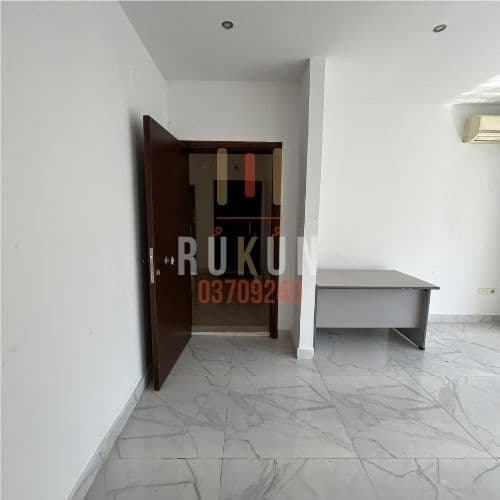 Office for rent in Mar Mkhael 170m2 1750$ 3