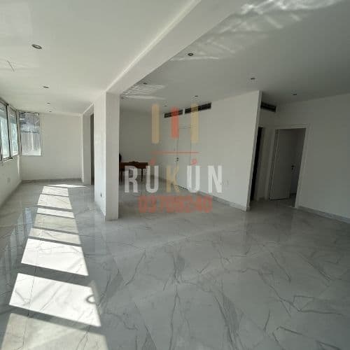 Office for rent in Mar Mkhael 170m2 1750$ 5