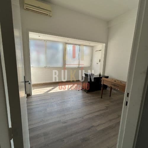 Office for rent in Mar Mkhael 170m2 1750$ 14