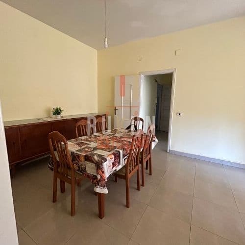 Furnished 3 berdroom apartment for rent in Achrafieh / Mar Mitr 2nd floor 150m2 for 1000$ 9